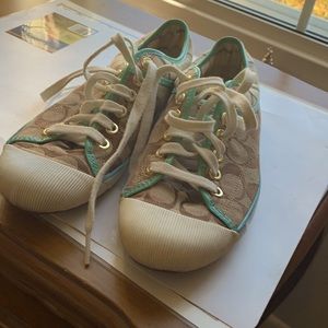 Ladies coach lace up shoes